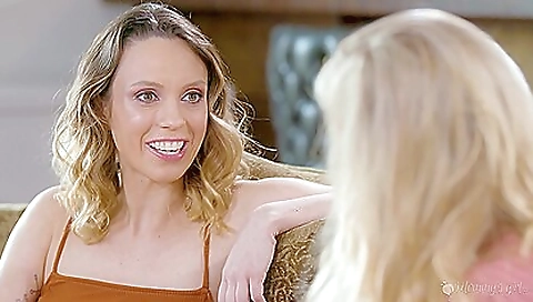 Hot milf with huge natural tits and a chats