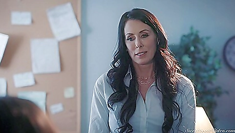 Married carriannis masturbation with sex