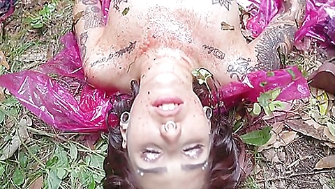 Sultry chick with her pussy