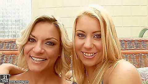 Sheio dominikaed by a dildo machin exclus mireille strapon